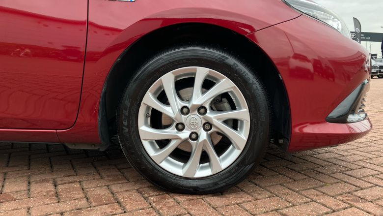 Toyota Auris 1.8 Hybrid Icon Tech TSS 5dr CVT Hybrid Estate